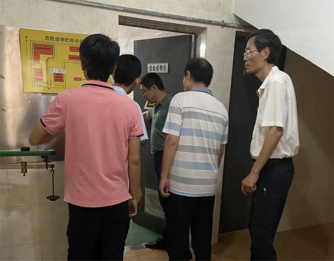 “四不两直”强监督 拧紧节日“安全阀” ——白云山pp电子公司纪委发展中秋、国庆节前专项监督查抄