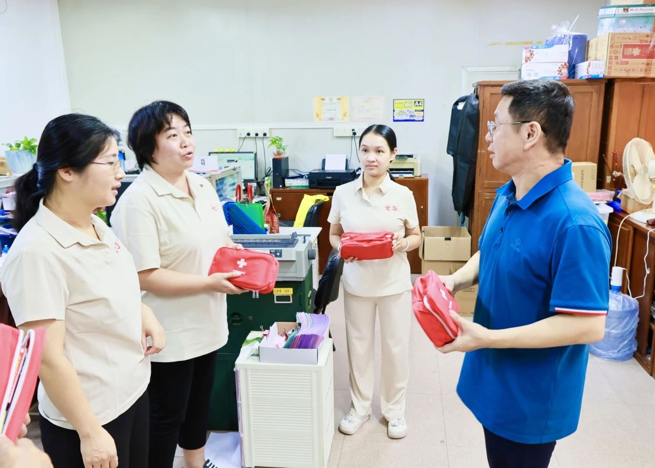 情系职工送清冷 身心护航保健全——白云山pp电子造药发展夏季防暑降温与健全关切系列活动